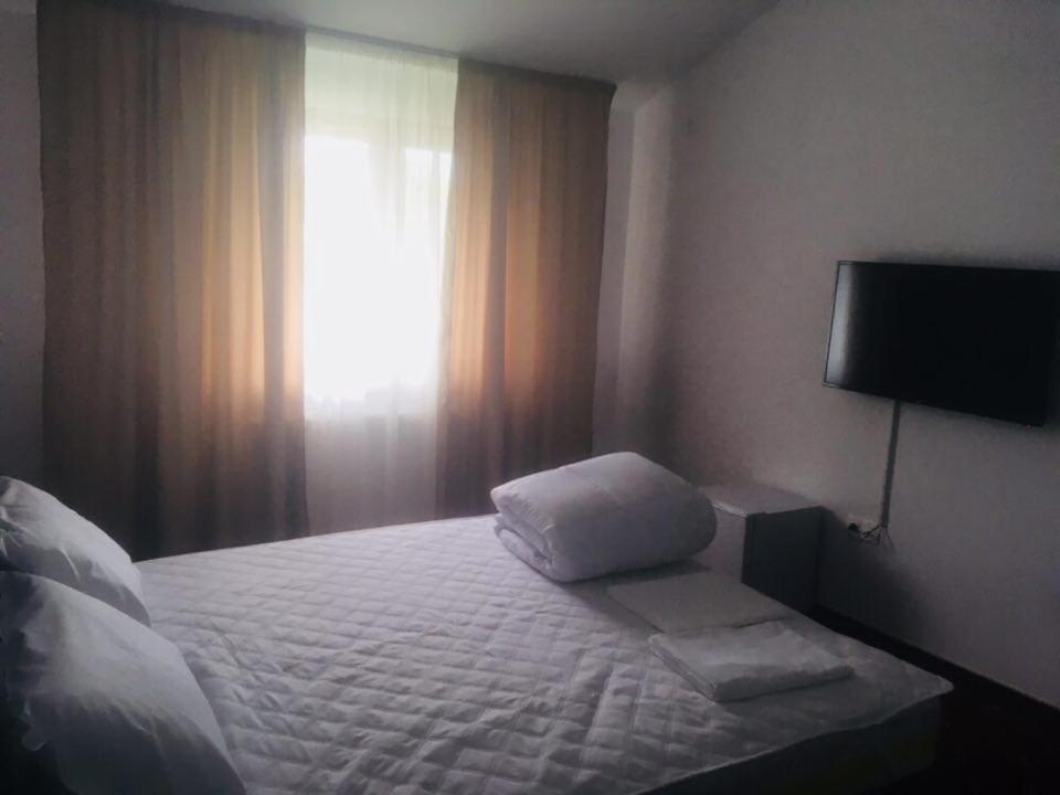 Hotel Ostrov Călimăneşti Bagian luar foto
