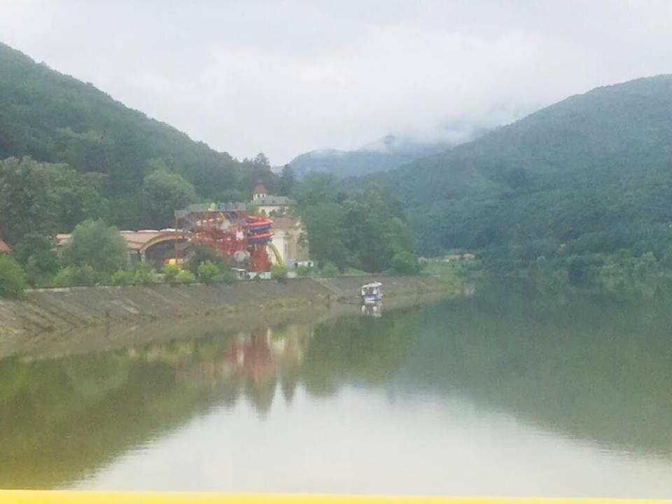 Hotel Ostrov Călimăneşti Bagian luar foto