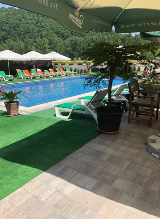 Hotel Ostrov Călimăneşti Bagian luar foto