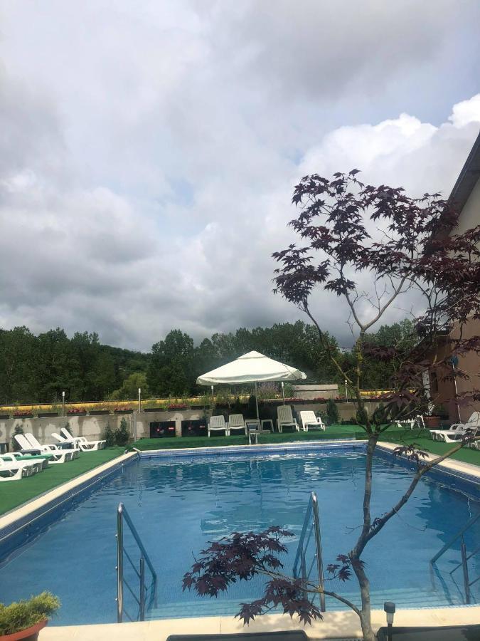 Hotel Ostrov Călimăneşti Bagian luar foto