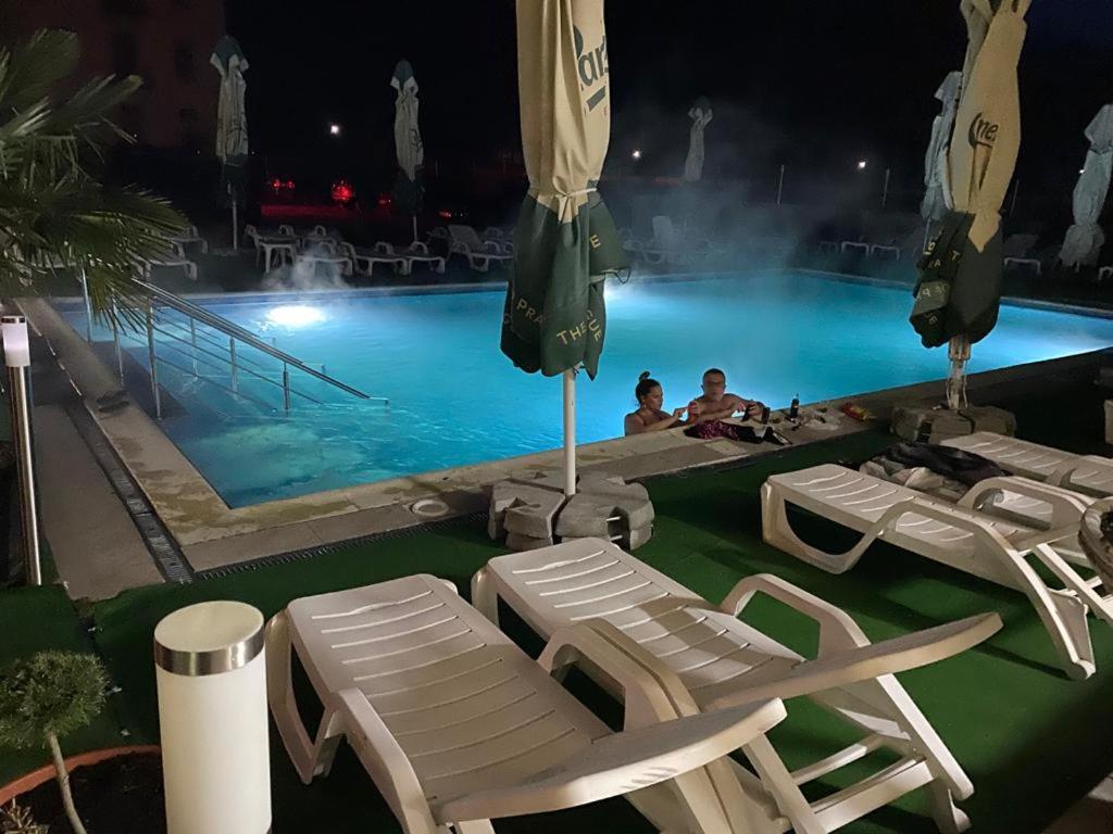 Hotel Ostrov Călimăneşti Bagian luar foto
